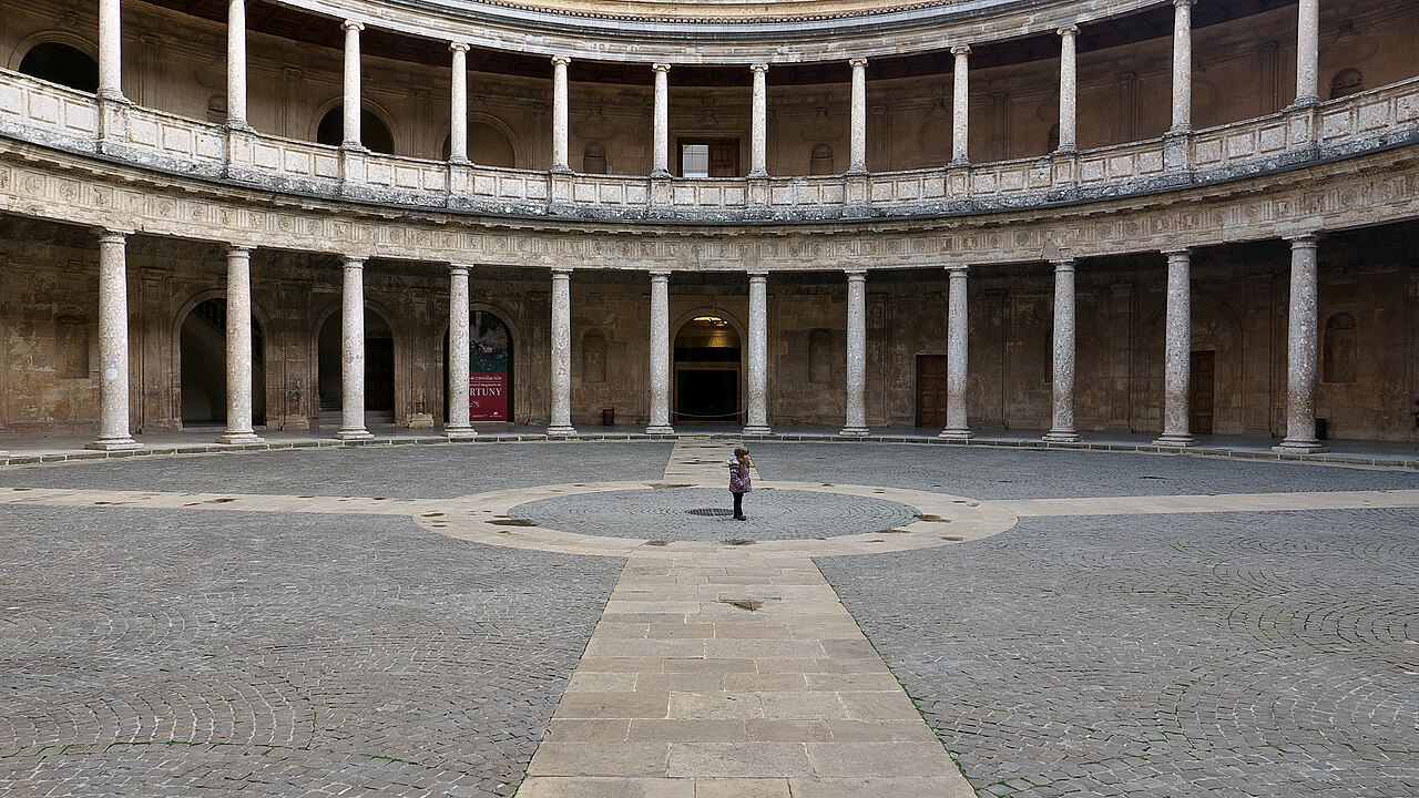 Patio Palacio Carlos V